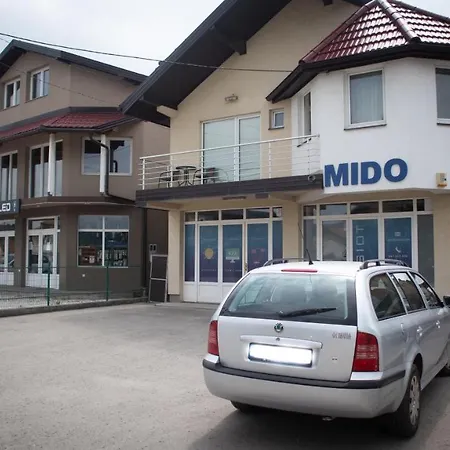 Apartments&rooms Mido בית הארחה