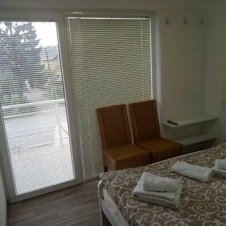 בית הארחה Apartments&rooms Mido ויסוקו