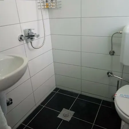 Apartments&rooms Mido בית הארחה 3*