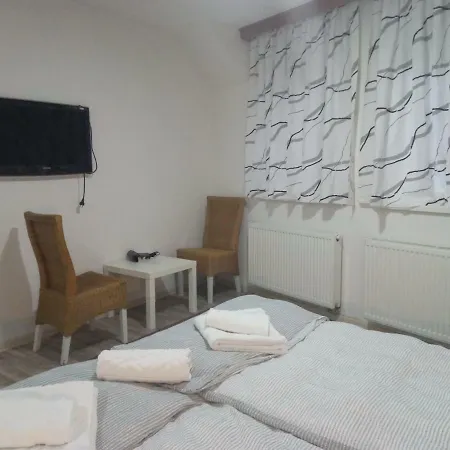 בית הארחה Apartments&rooms Mido ויסוקו