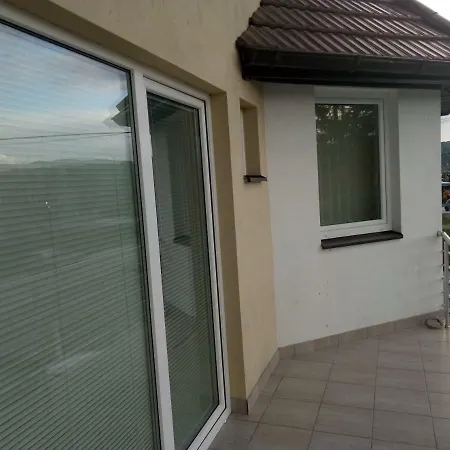 Apartments&rooms Mido בית הארחה