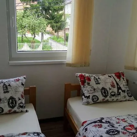 Apartments&rooms Mido בית הארחה 3*