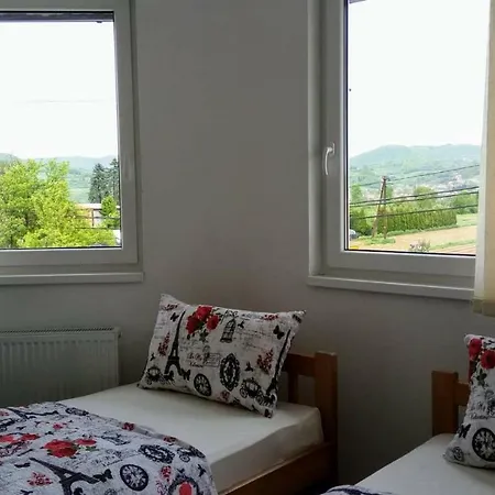 Apartments&rooms Mido בית הארחה