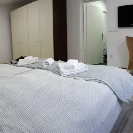 Apartments&rooms Mido 3* ויסוקו