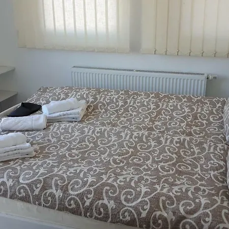 Apartments&rooms Mido