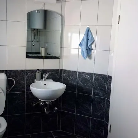 בית הארחה Apartments&rooms Mido 3*