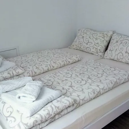 Apartments&rooms Mido 3* ויסוקו